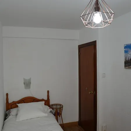 Apartament En La Romareda A 10 Min Del Centro En Tranvia - Alfonso