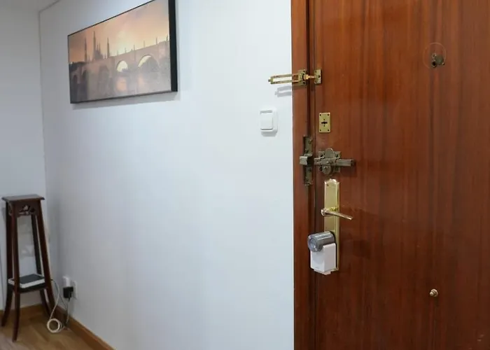 Apartamento En La Romareda A 10 Min Del Centro En Tranvia - Alfonso Zaragoza