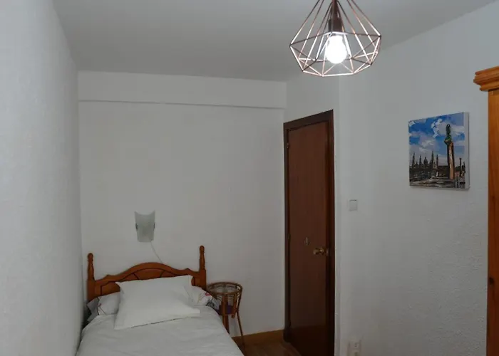Apartamento En La Romareda A 10 Min Del Centro En Tranvia - Alfonso